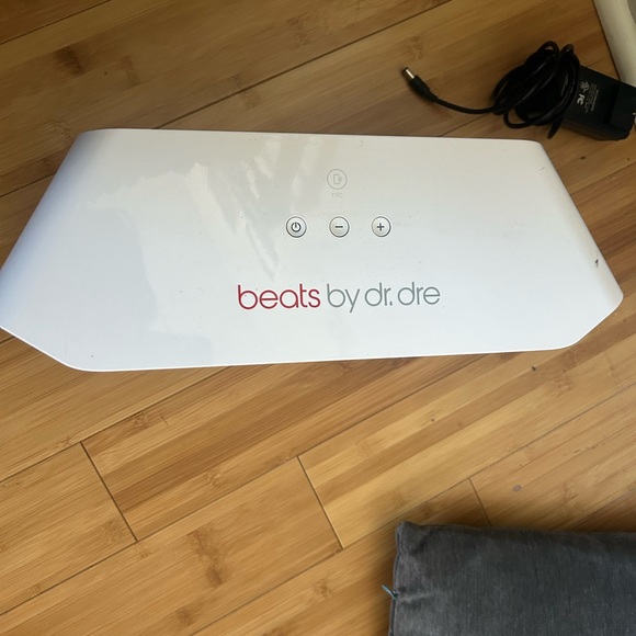 Beats by Dr. Dre portable Bluetooth beatbox - Picture 4 of 6